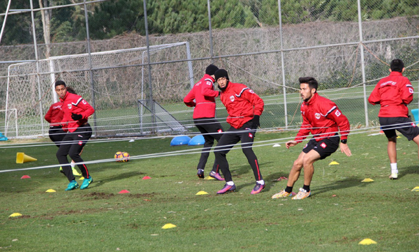 Adanaspor, Belek’te sıkı çalışıyor