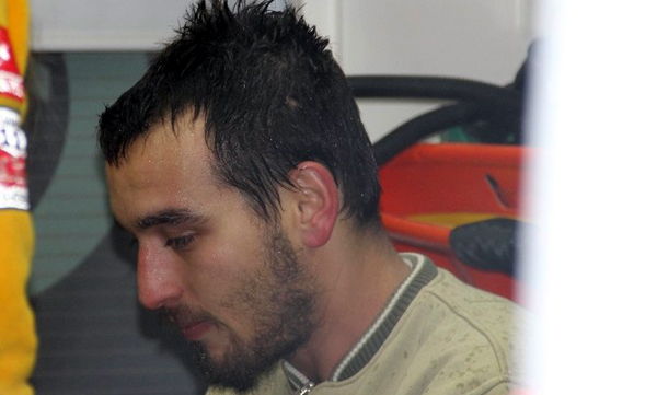 Otomobiliyle Nehire uçan sürücü boğulmaktan son anda kurtuldu