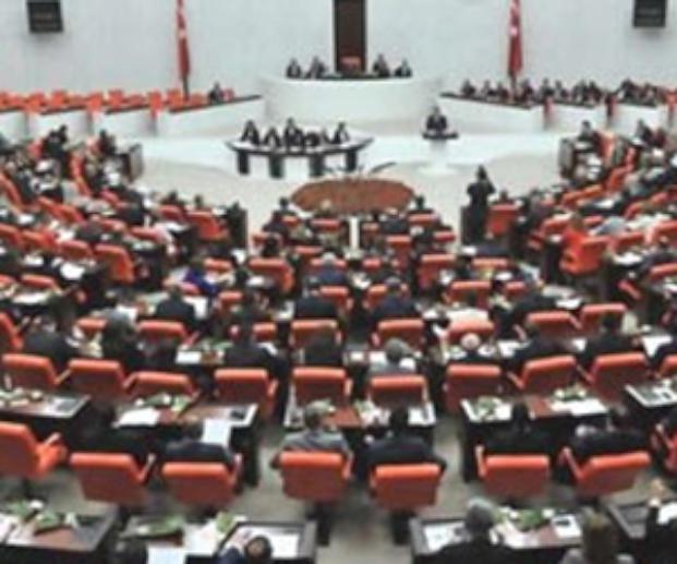 3 vekil TBMM Genel Kurulu'na başörtülü girdi