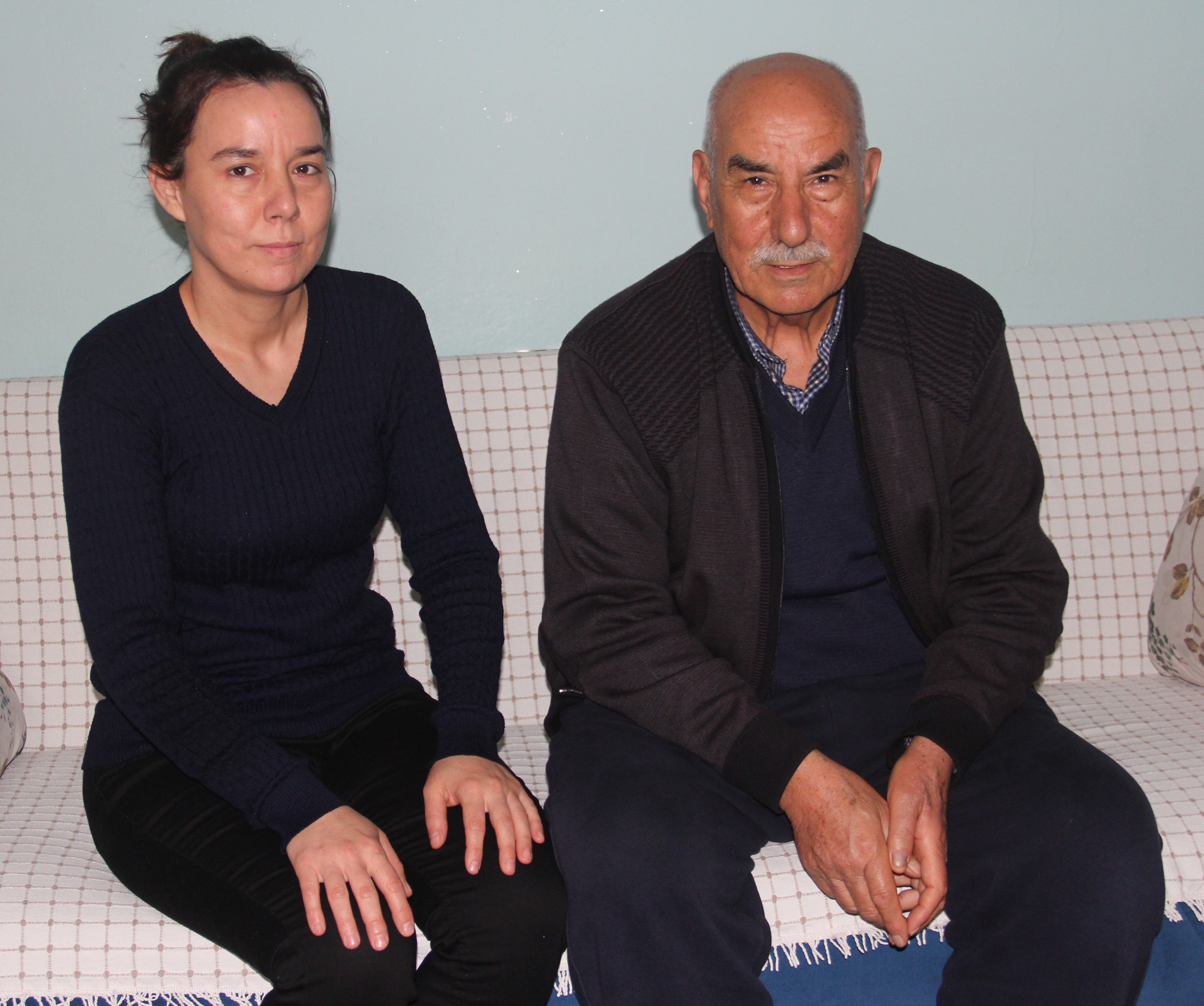 Babayı sahte polisten kızı son anda kurtardı
