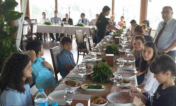 Adanalı aşçılar şehit ailelerini ağırladı