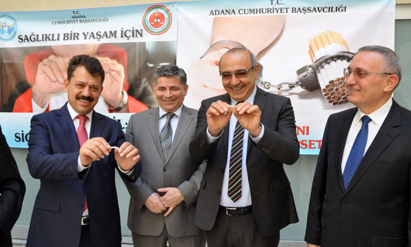 Hakim ve savcılar, kalemi değil, sigarayı kırdılar
