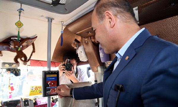 Sözlü: “Adana’da ulaşımı medeni ölçülere kavuşturuyoruz”