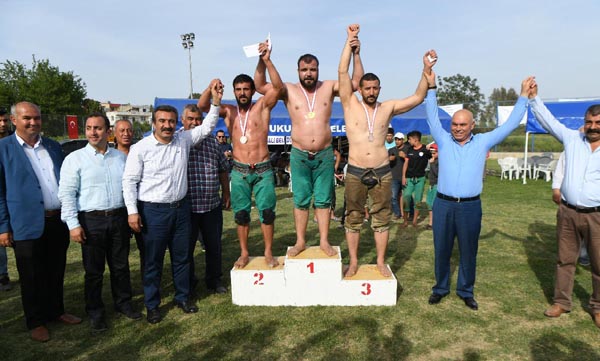 Salbaş'ta başpehlivanlığı Şakir Bozkurt kazandı