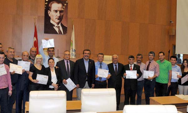 Başkan Çetin, personeline ilk yardım sertifikası verdi