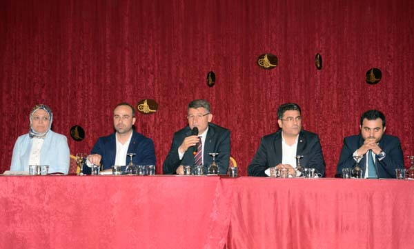 Fikret Yeni: “CHP Ülkeyi Kaosa Sokmak İstiyor”