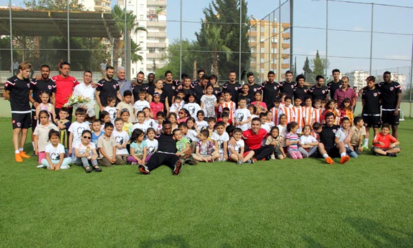 Adanaspor’un minik ziyaretçileri