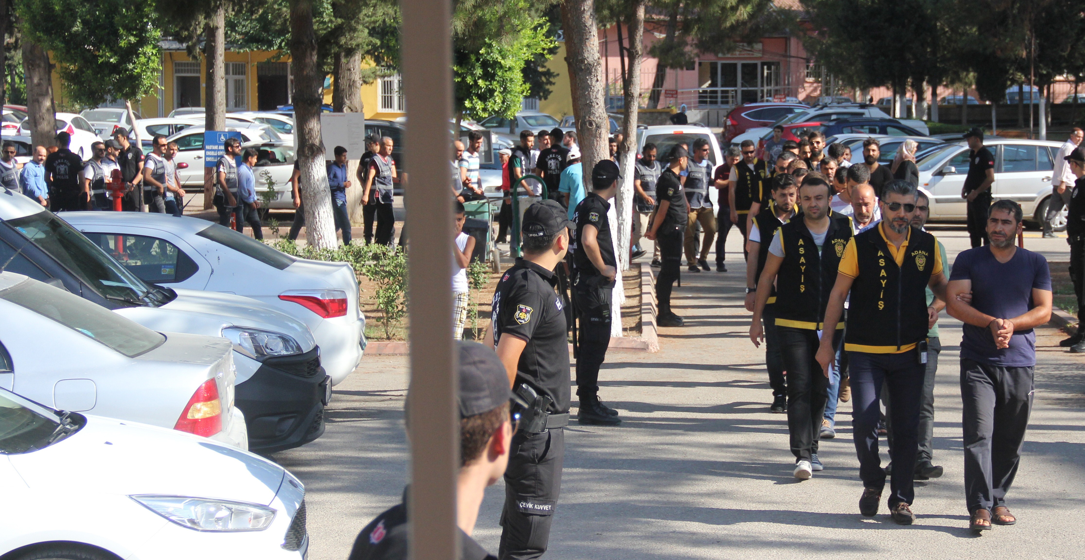 Tek operasyonla 5 sahte polis çetesi çökertildi