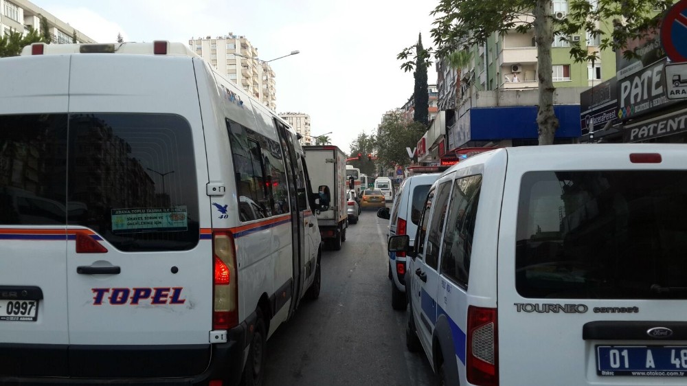 Trafikte yol verme kavgası kanlı bitti