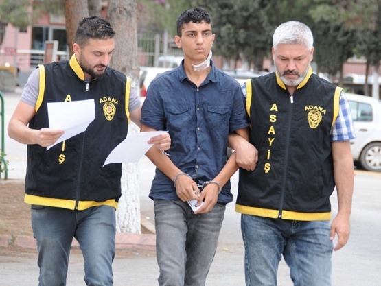 Hırsızı ev sahibi yakaladı