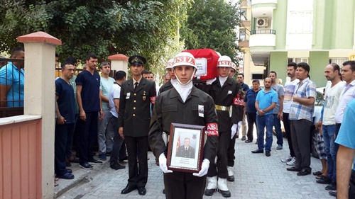KOMUTAN KALP KRİZİNE YENİK DÜŞTÜ