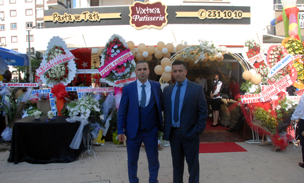 Vixtoria Pastanesi Kenan Evren’de açıldı