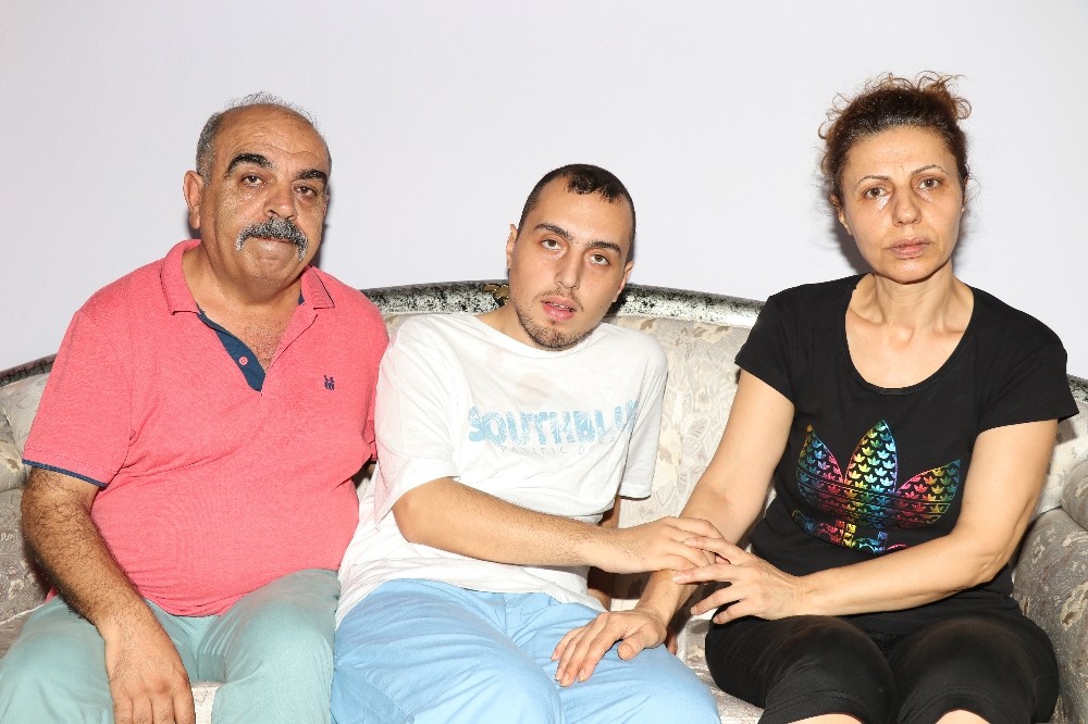 Otistik çocuklu aile yardım istedi