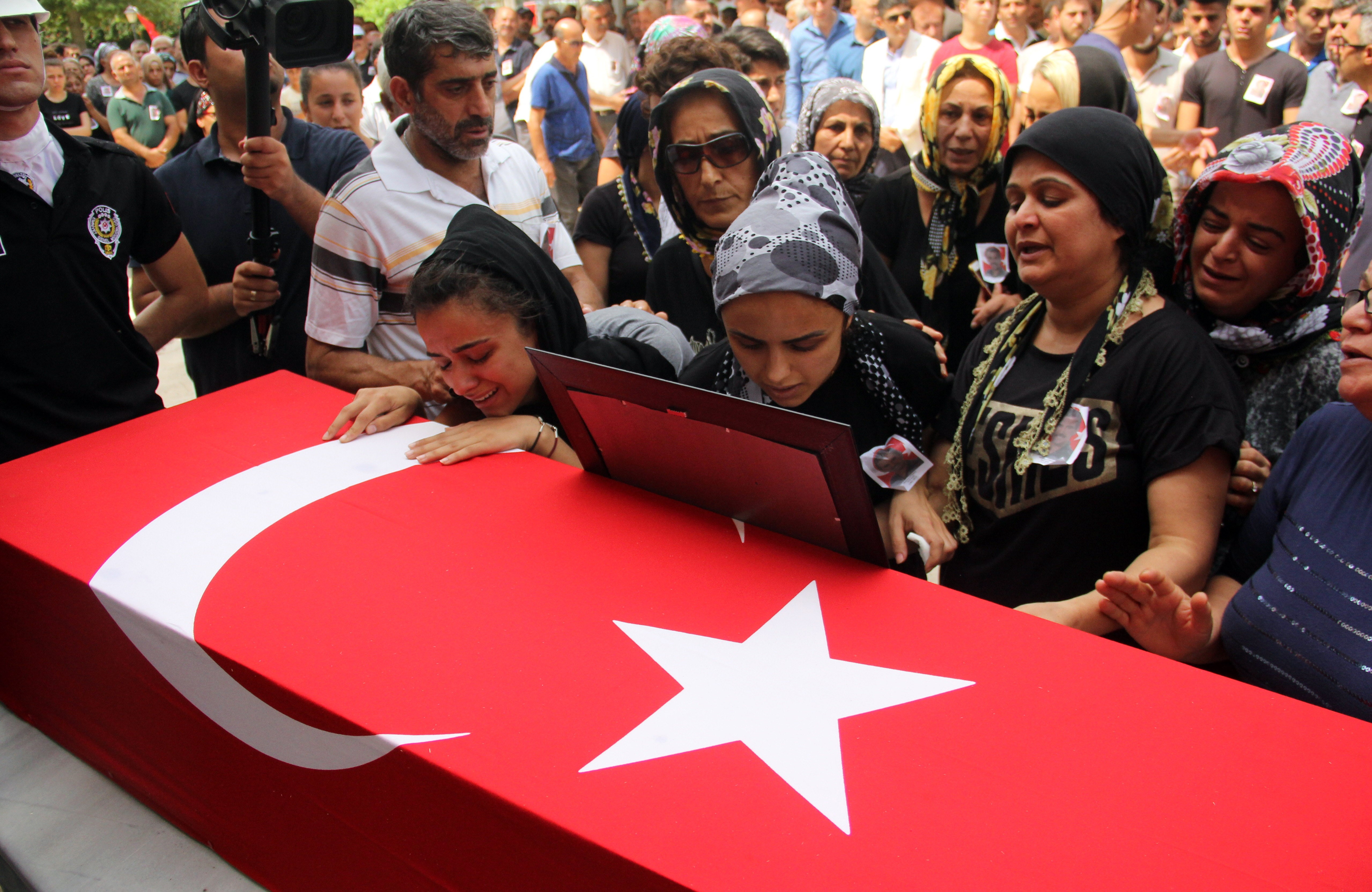 Şehidin eşinin ağıdı yürekleri dağladı