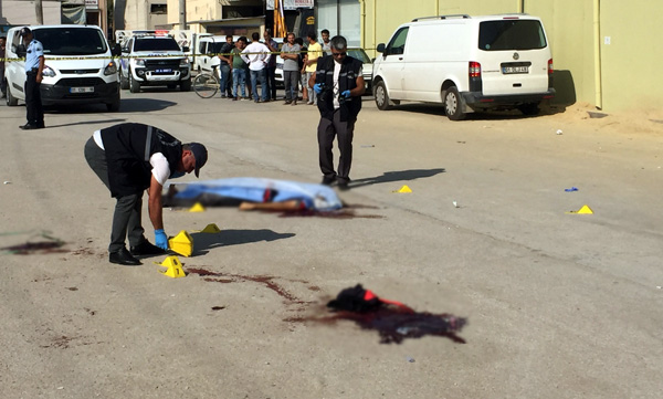 Trafik polisi 9 bin lira alacağı için 3 akrabasını öldürdü