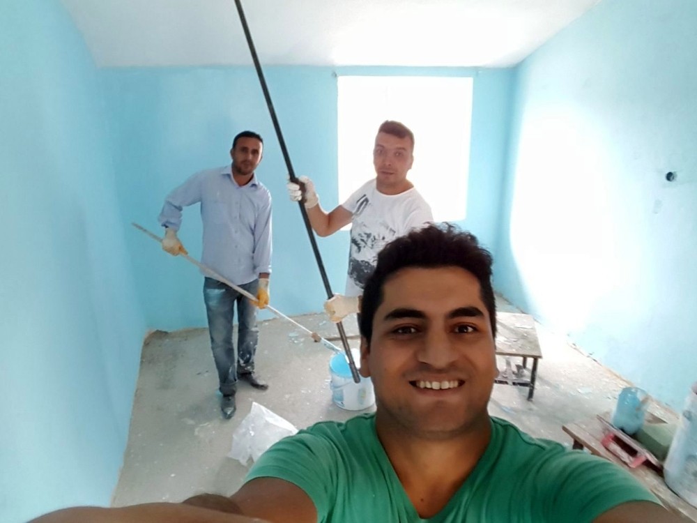 Öğretmenler boyacı, sıvacı oldu anaokulu yaptı