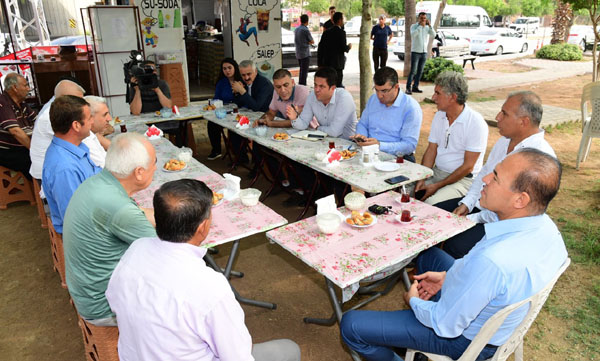 Başkan Sözlü, Sarıçam'ın muhtarları ile bir arada