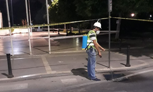 ASKİ lağımları koku giderici maddelerle temizledi