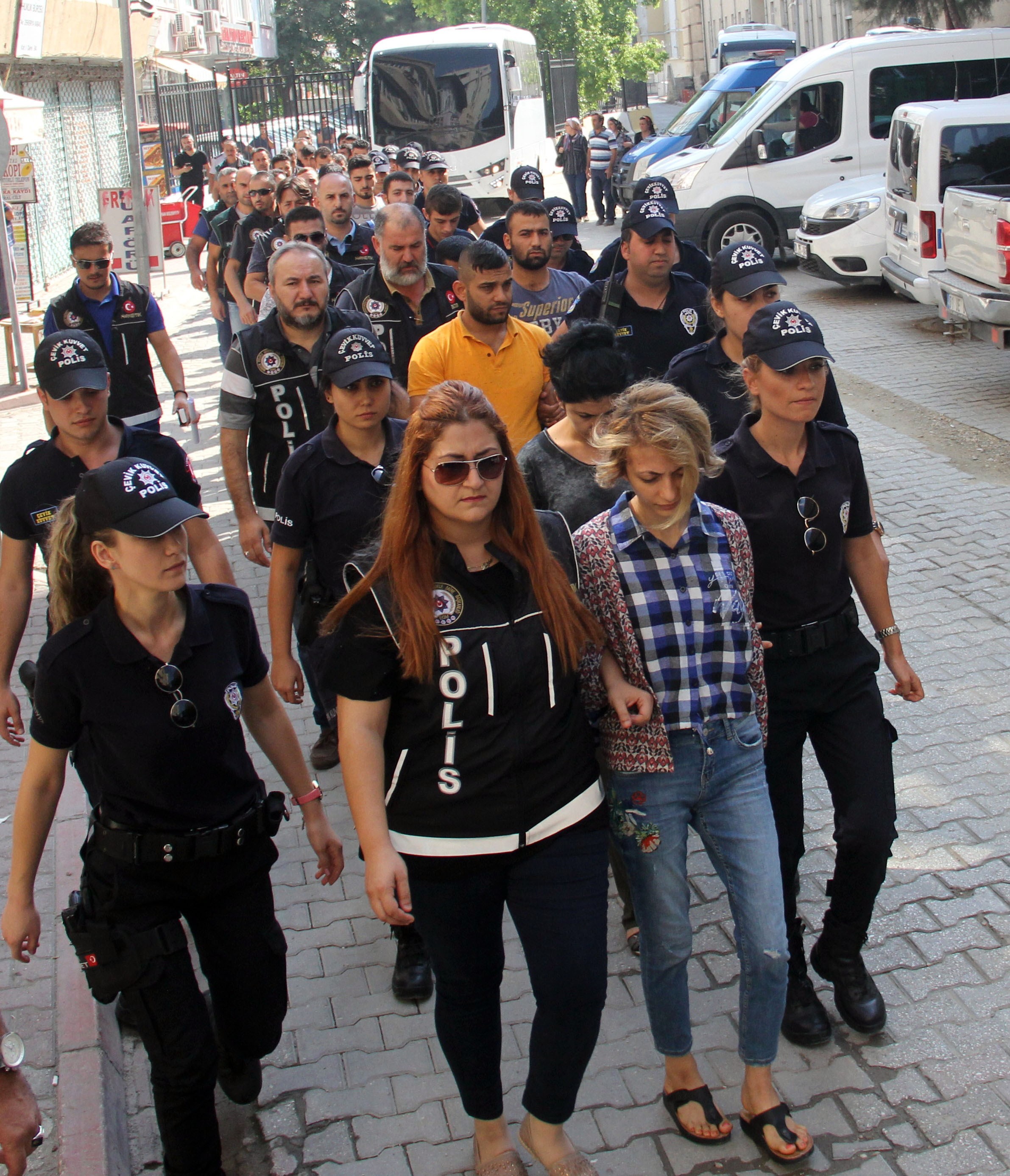 Dev uyuşturucu operasyonunda 150 tutuklama