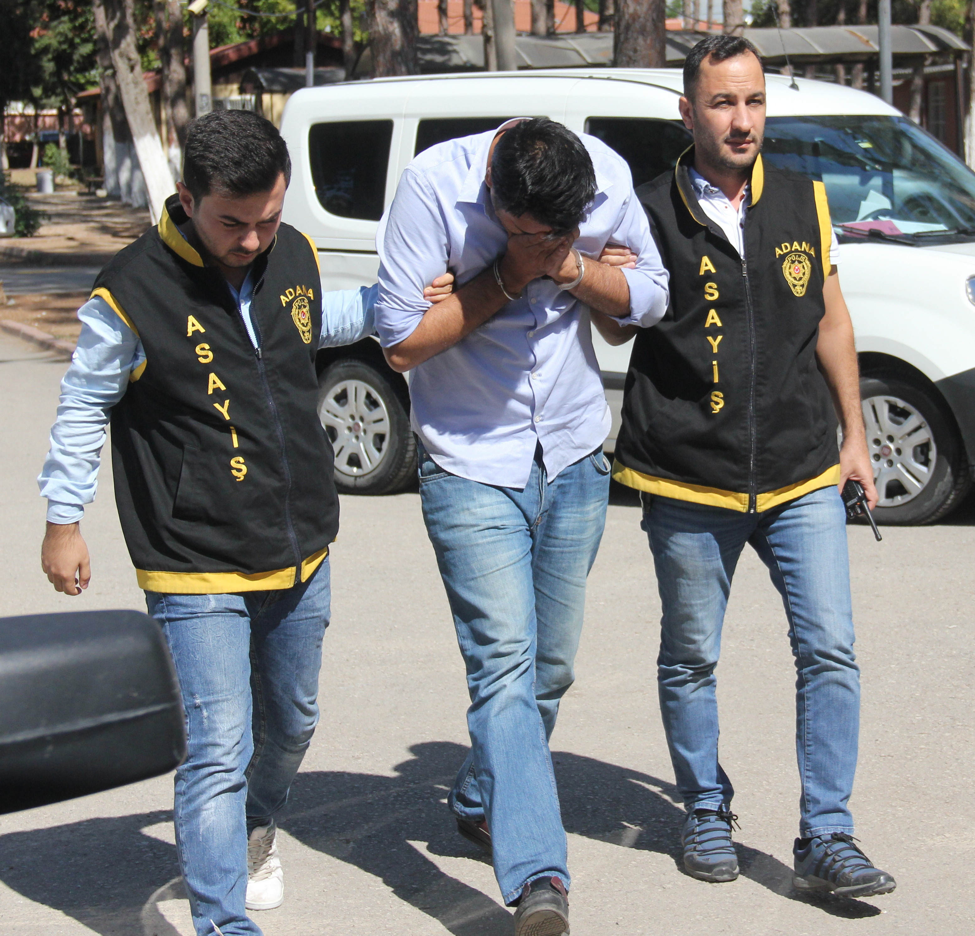 İş vaadiyle vatandaşları dolandırdı, ev hapsi cezası aldı
