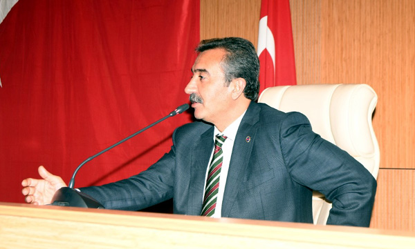 Çetin, ''Vaat etmediklerimizi de yapıyoruz''