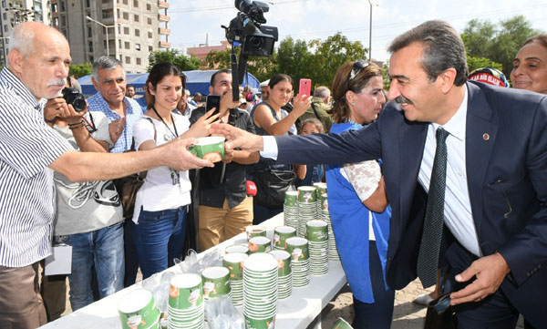 100. Yıl Cemevi'nde aşure etkinliği