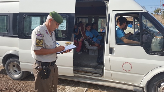 Adana'da jandarmadan servis denetimi