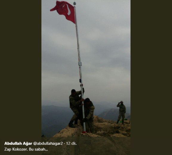 Türk askeri K.Irak'a bayrak dikti