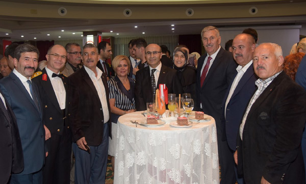 Adana'da Cumhuriyet Bayramı resepsiyonu