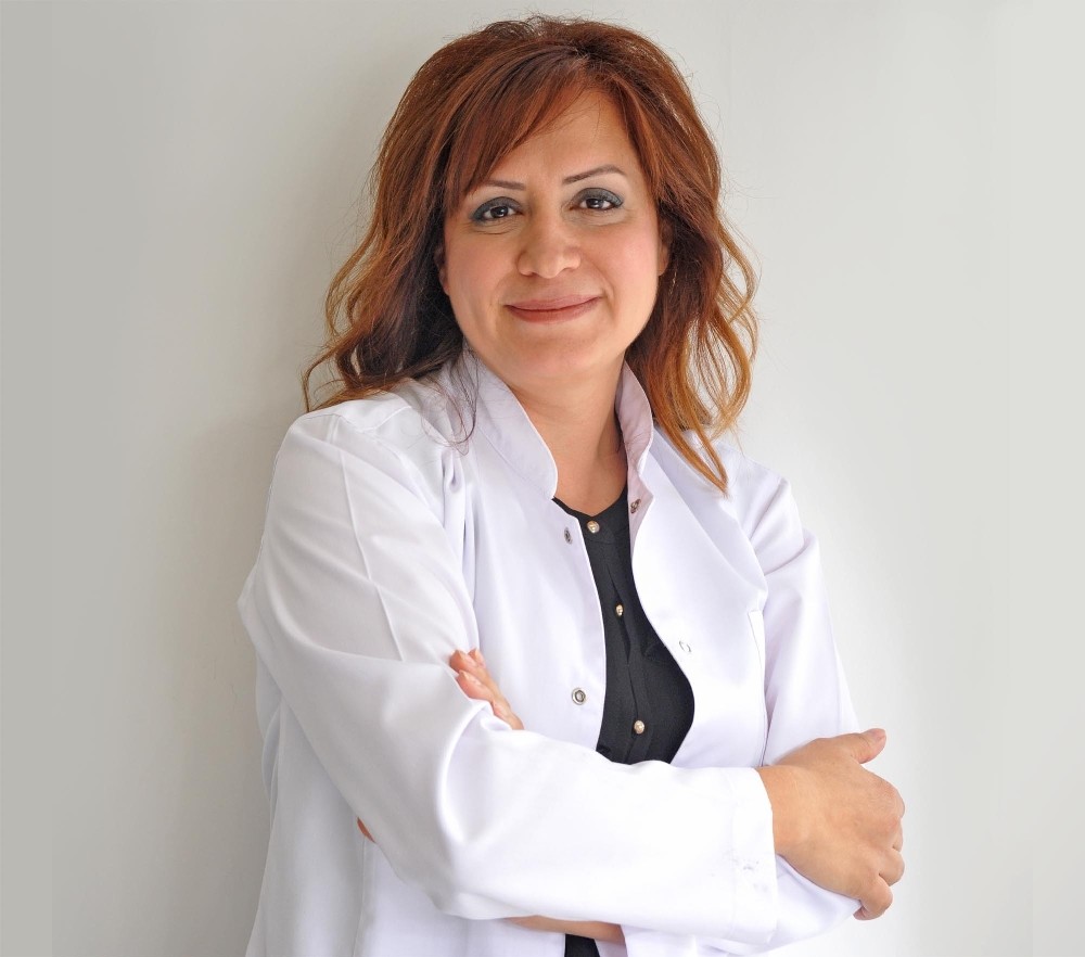 Genç kalmanın sırrı göz çevresi estetiğinde