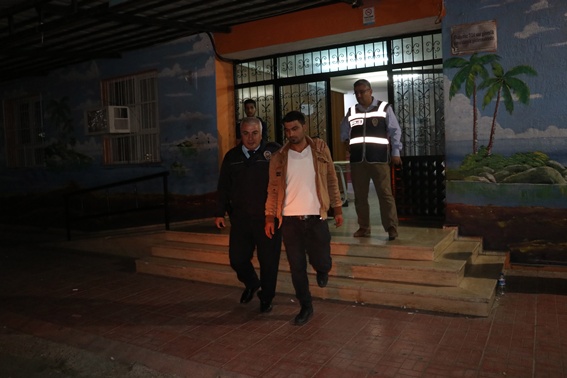 Başkasının yerine sınava girmek istedi