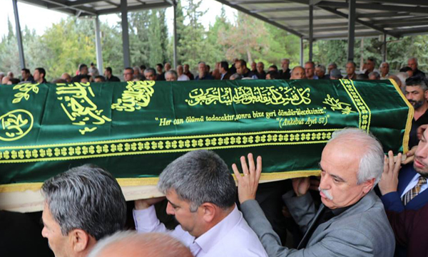Dede Özkan toprağa verildi