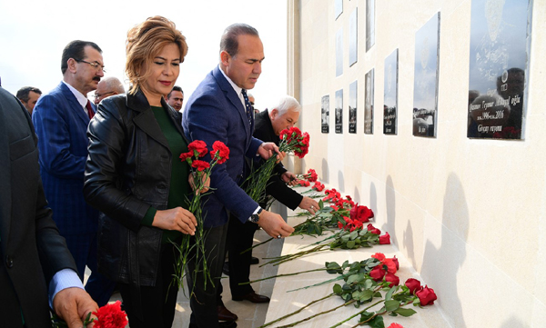 ÇBB üyeleri, Nisan Şehitleri Anıtı'nı ziyaret etti