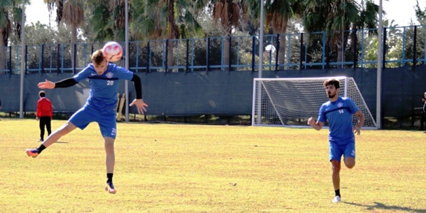 Adana Demirspor topbaşı yaptı