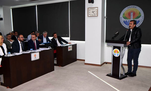 Büyükşehir Meclisi’nde sert tartışma; ‘Ben babayiğidin kralıyım!’