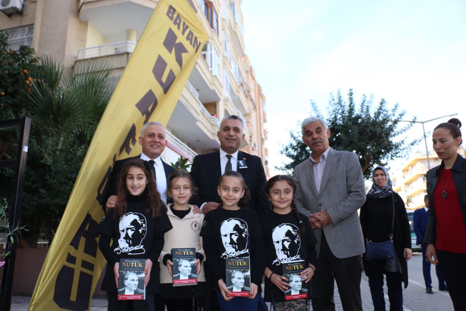 MHP Çukurova “Nutuk” dağıttı