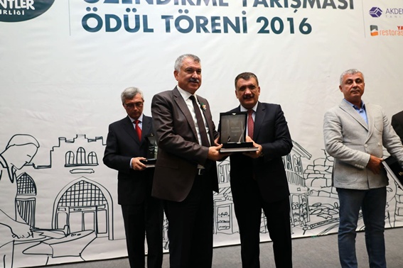Zeydan Karalar'a ödül