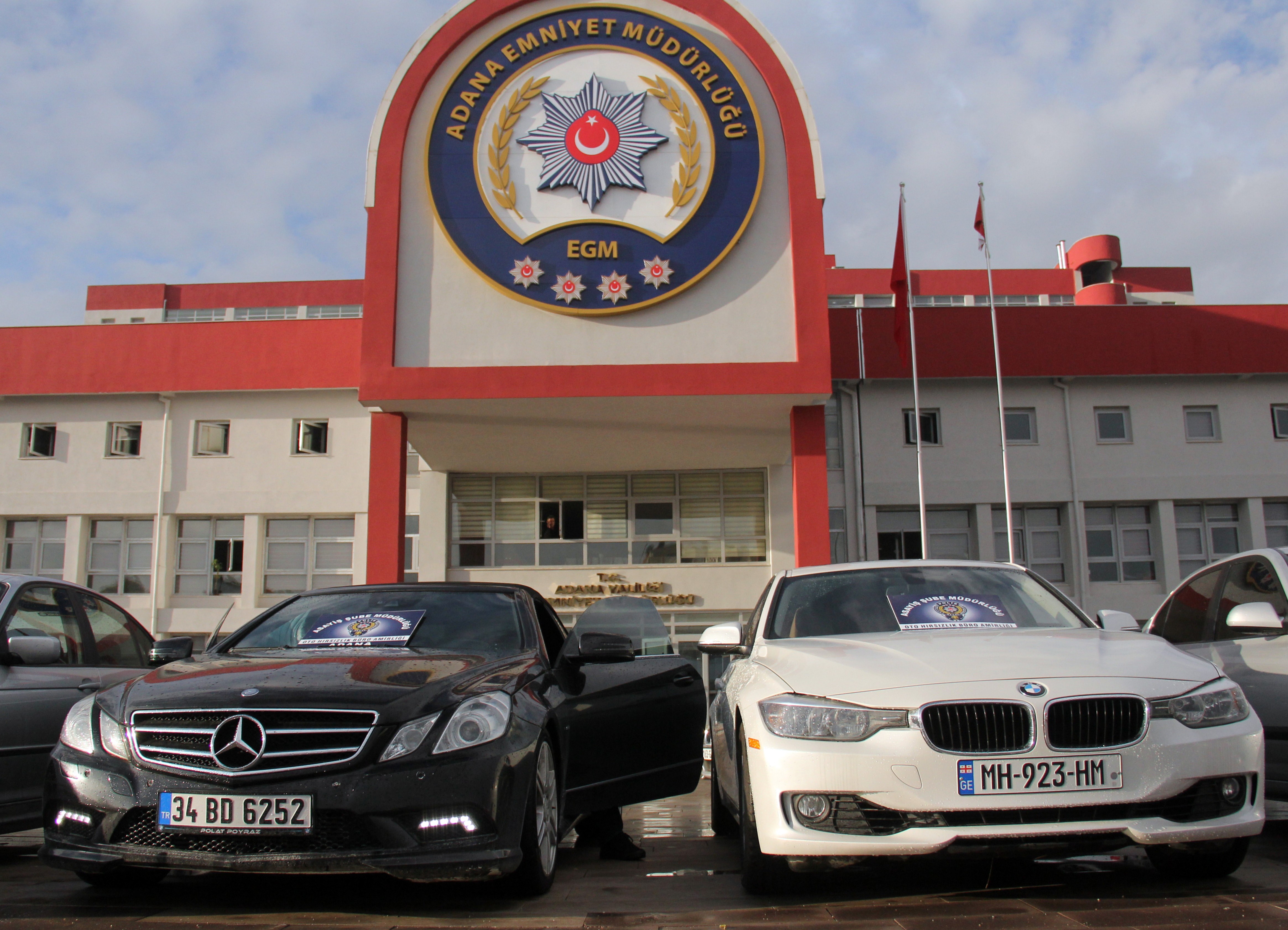 Araba fuarı değil emniyet bahçesi