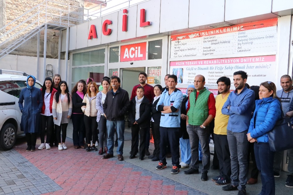 Maaşlarını alamayan sağlık çalışanları iş bıraktı