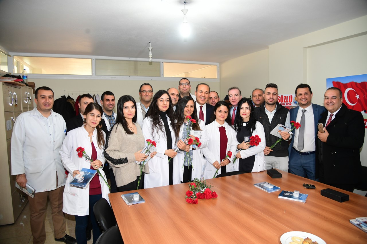 Sözlü, Öğretmenler Günü’nde öğretmenleri yalnız bırakmadı