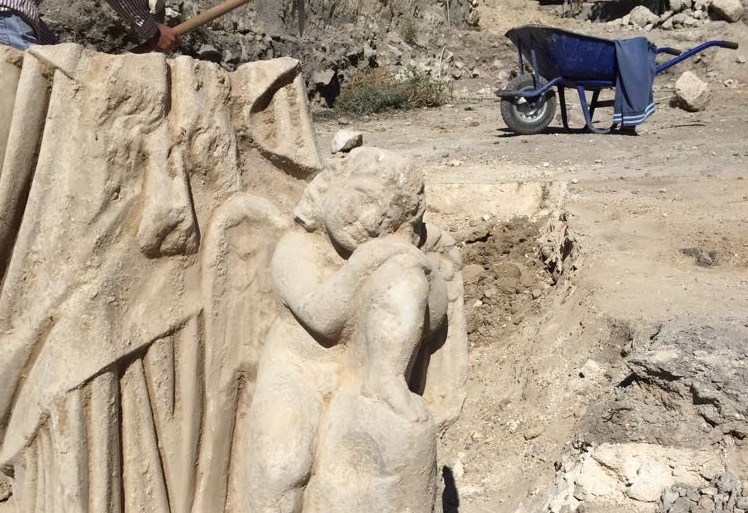 Anavarza’da Eros Heykeli bulundu