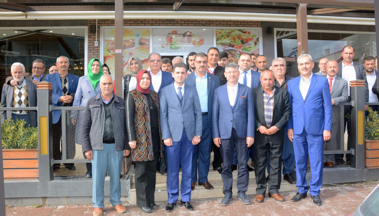 AK Parti Pozantı'da muhtarlarla buluştu