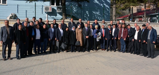 Ak Parti yollara düştü