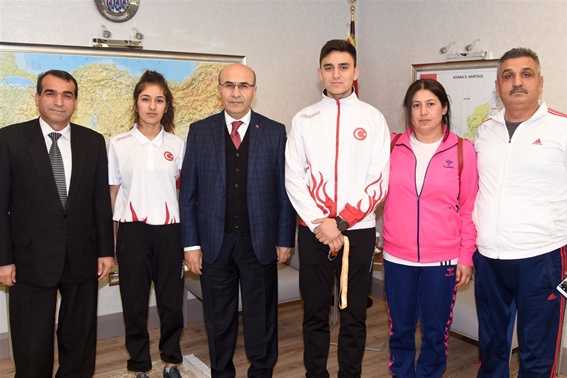 Başarılı sporcular Vali Demirtaş’ı ziyaret etti