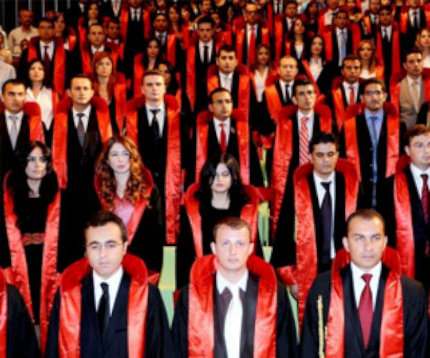 Hakim ve savcılık için yaş sınırı geliyor