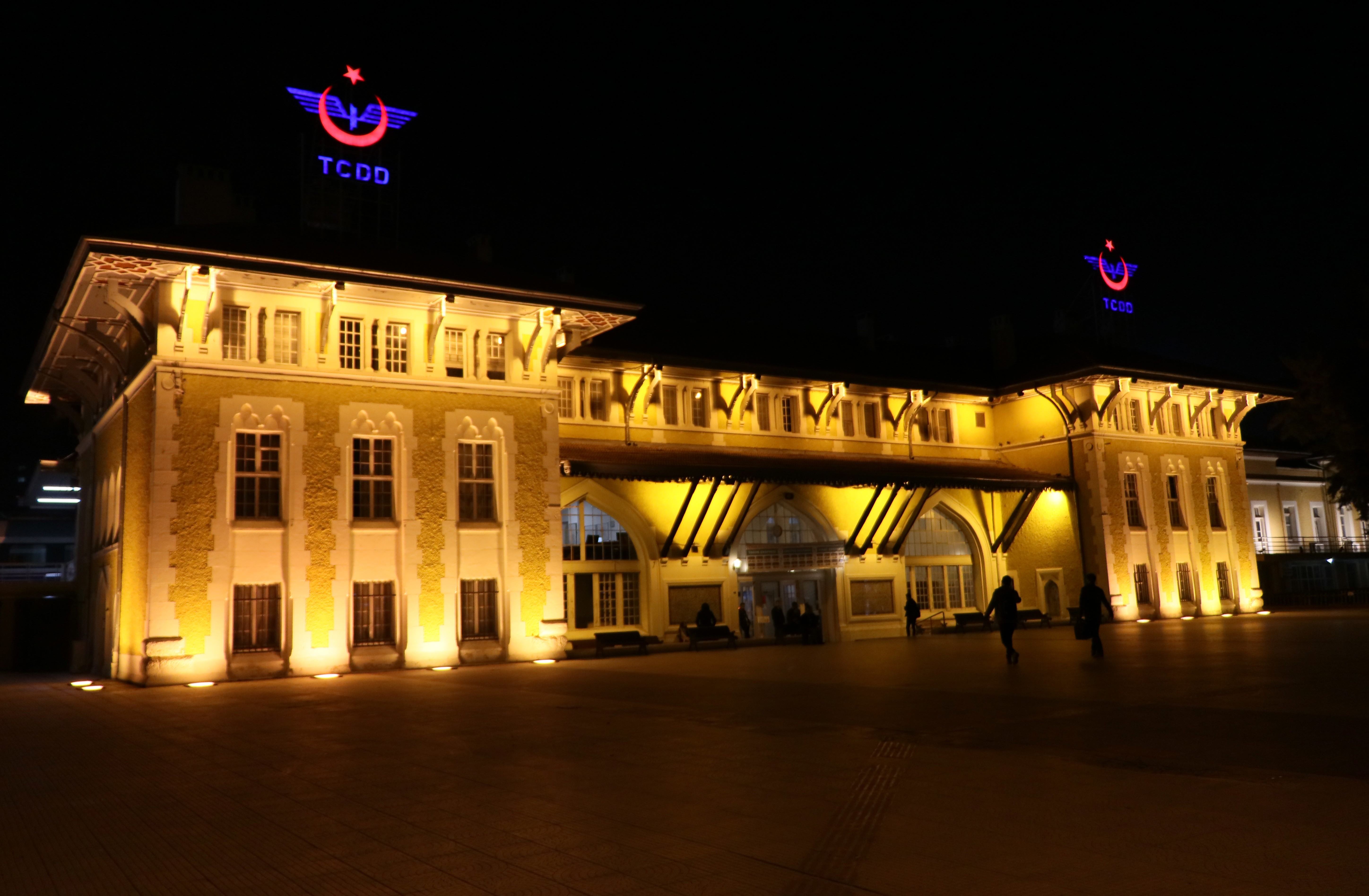 Adana’nın geceleri ışıl ışıl