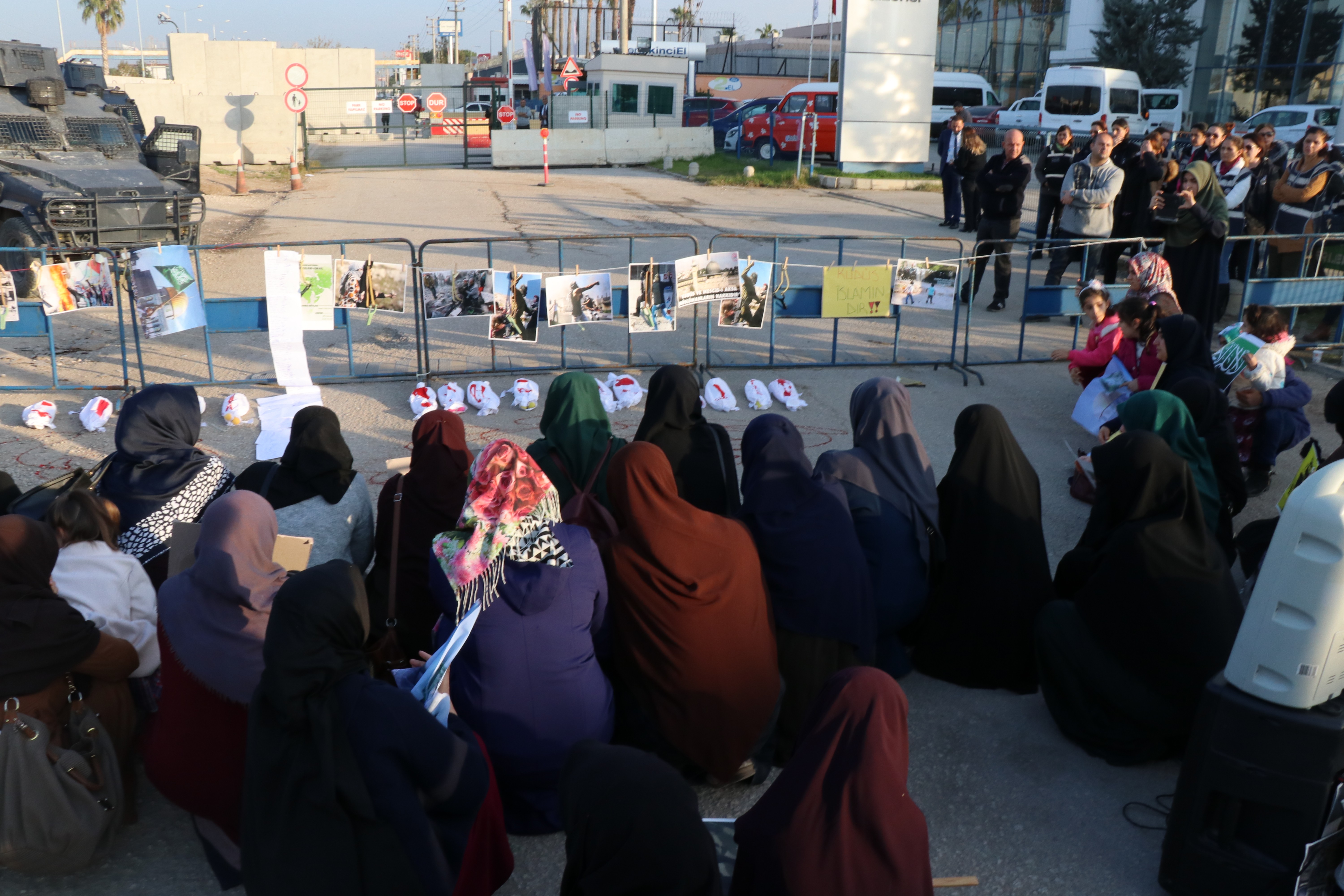 ABD Konsolosluğu önünde Kudüs eylemi