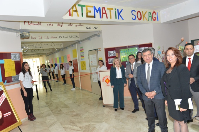 Adana Kız Lisesi’ne ‘Matematik Sokağı’