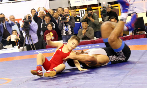 Taha Akgül'den anlamlı davranış