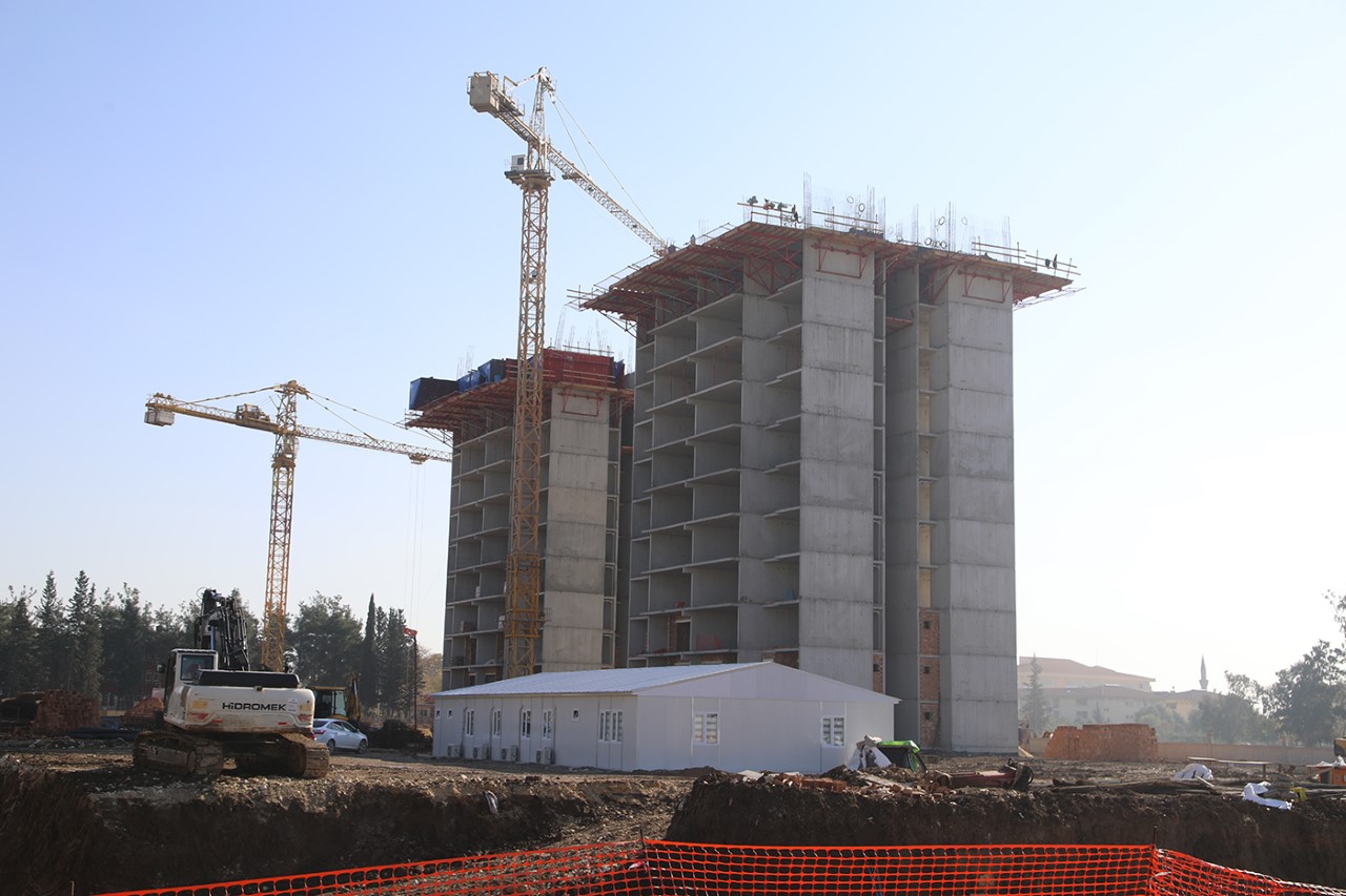 Adana'nın ilk sosyal konut projesi Yüreğir'de yükseliyor